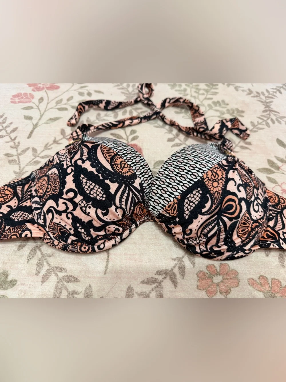 Victoria's Secret underwire push-up bikini top - size 34DD